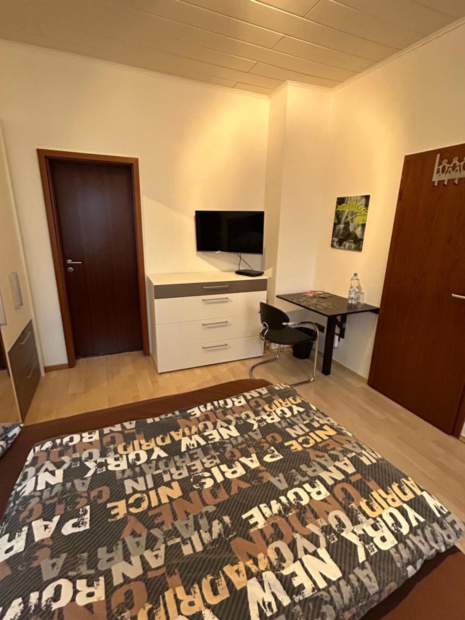 Privatzimmer Haus Gruenewald Solingen Exteriör bild